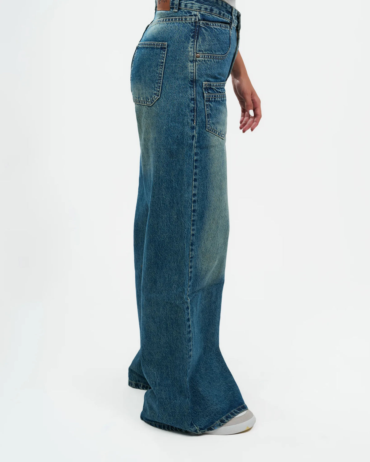 Vintage Blue Wide-Leg Denim Jeans alternate view